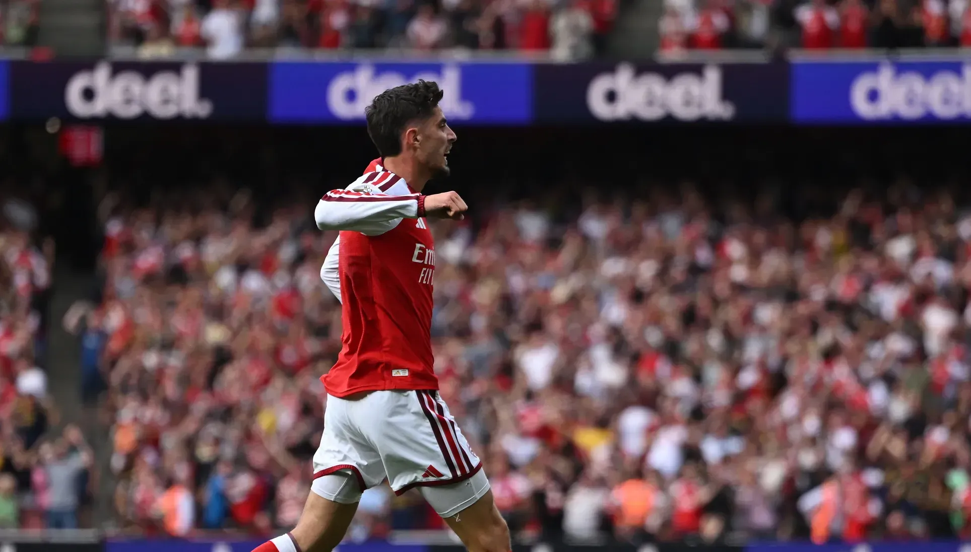 Arsenal consegue reviravolta no dérbi de Londres